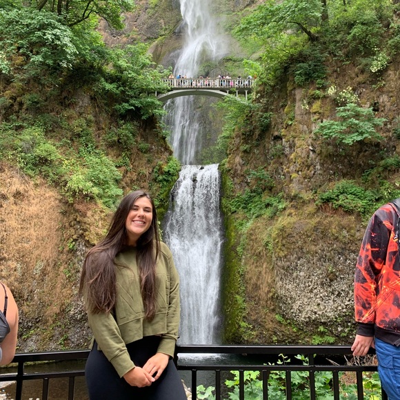 Meet your Posher, Taylor - Picture 1 of 1